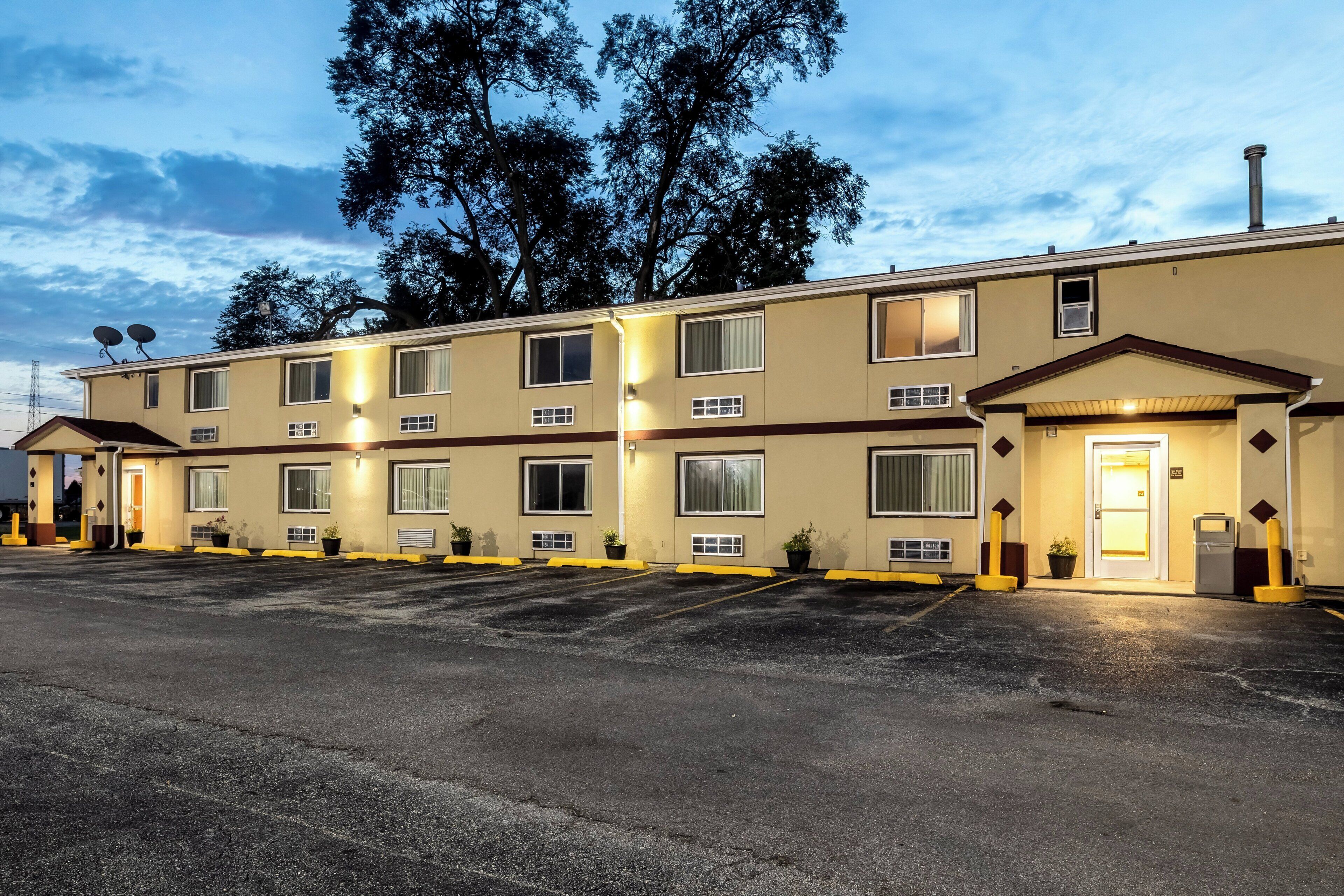 Photo - Red Roof Inn Chicago - Alsip