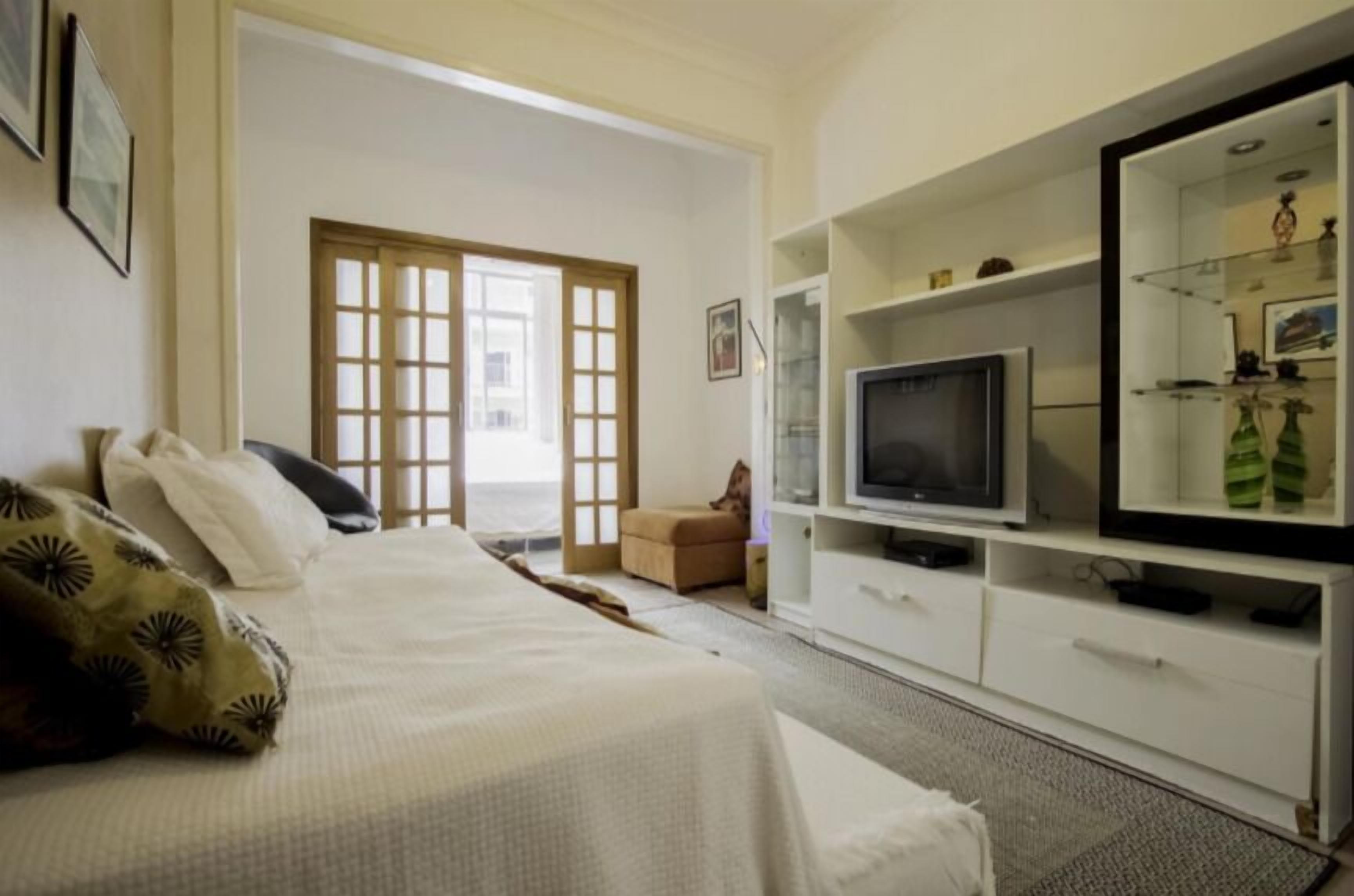 Apartment | Living area | Flat-screen TV