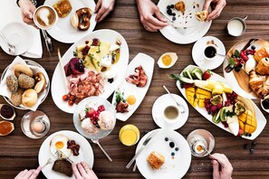 Daily buffet breakfast (CNY 168 per person) - Le Meridien Shenyang, Heping (Shenyang)