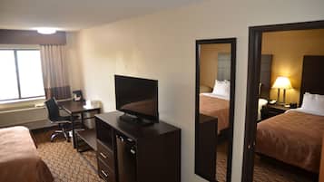 Chambre Standard, 2 grands lits, non-fumeurs (Chair and Desk) | Literie de qualité supérieure, bureau