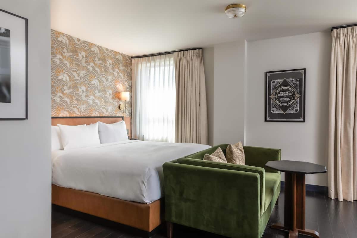 Premium Room, 1 Katil Raja (King) | Peralatan tempat tidur hipoalergenik, tilam berlapik