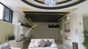 32-inch LED TV with cable channels, TV - Hotel Villas Boca (Boca del Río)