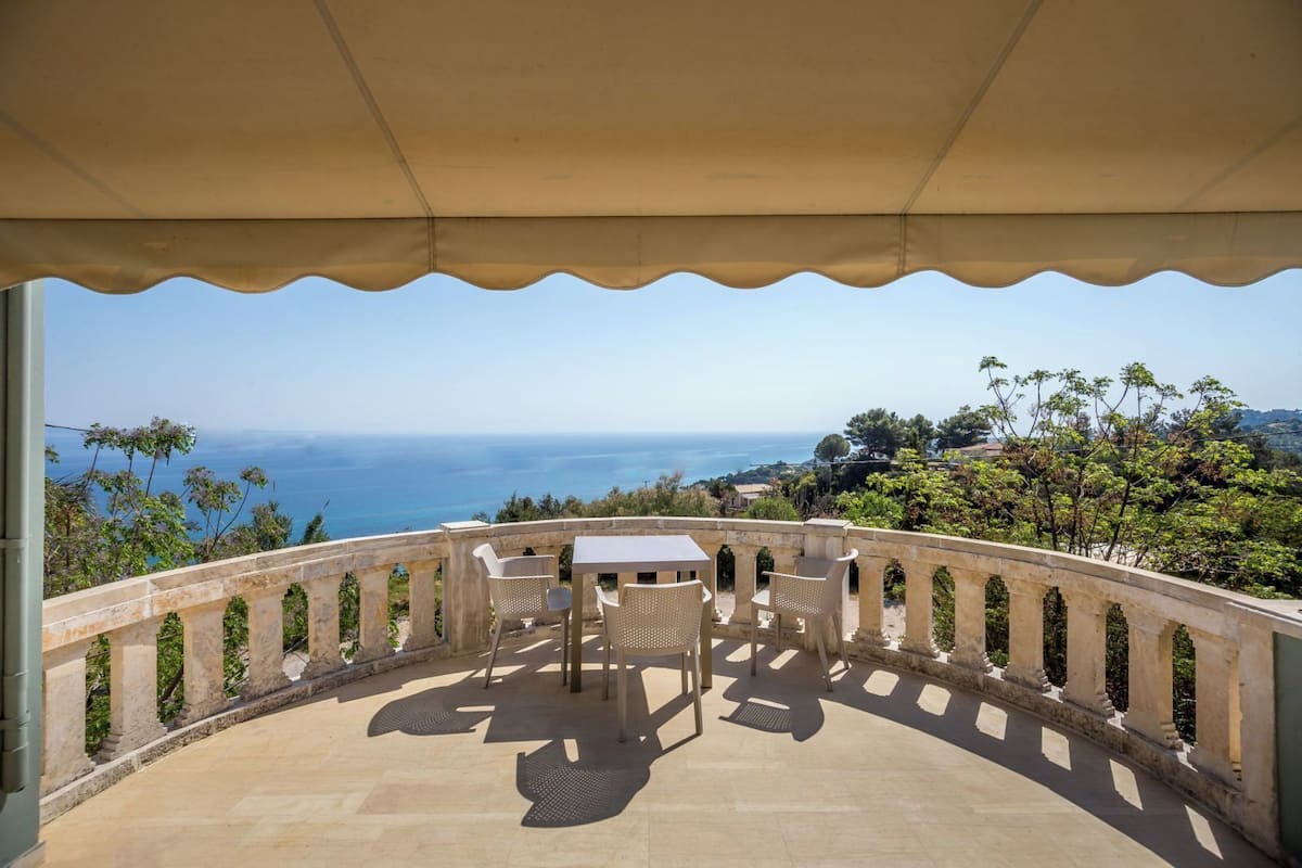 Family Apartment, 2 Bedrooms, Sea View | Bathroom | Shower, free toiletries, hair dryer, towels