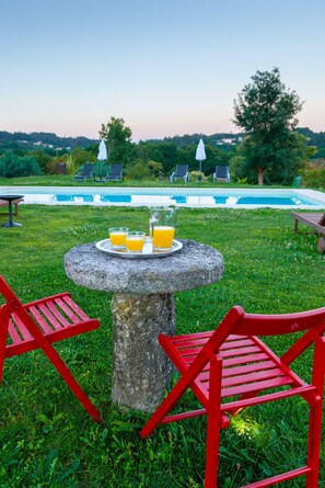 Outdoor dining - Quinta do Olival (Arcos de Valdevez)