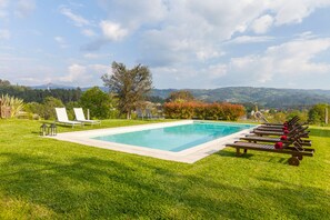 Outdoor pool - Quinta do Olival (Arcos de Valdevez)
