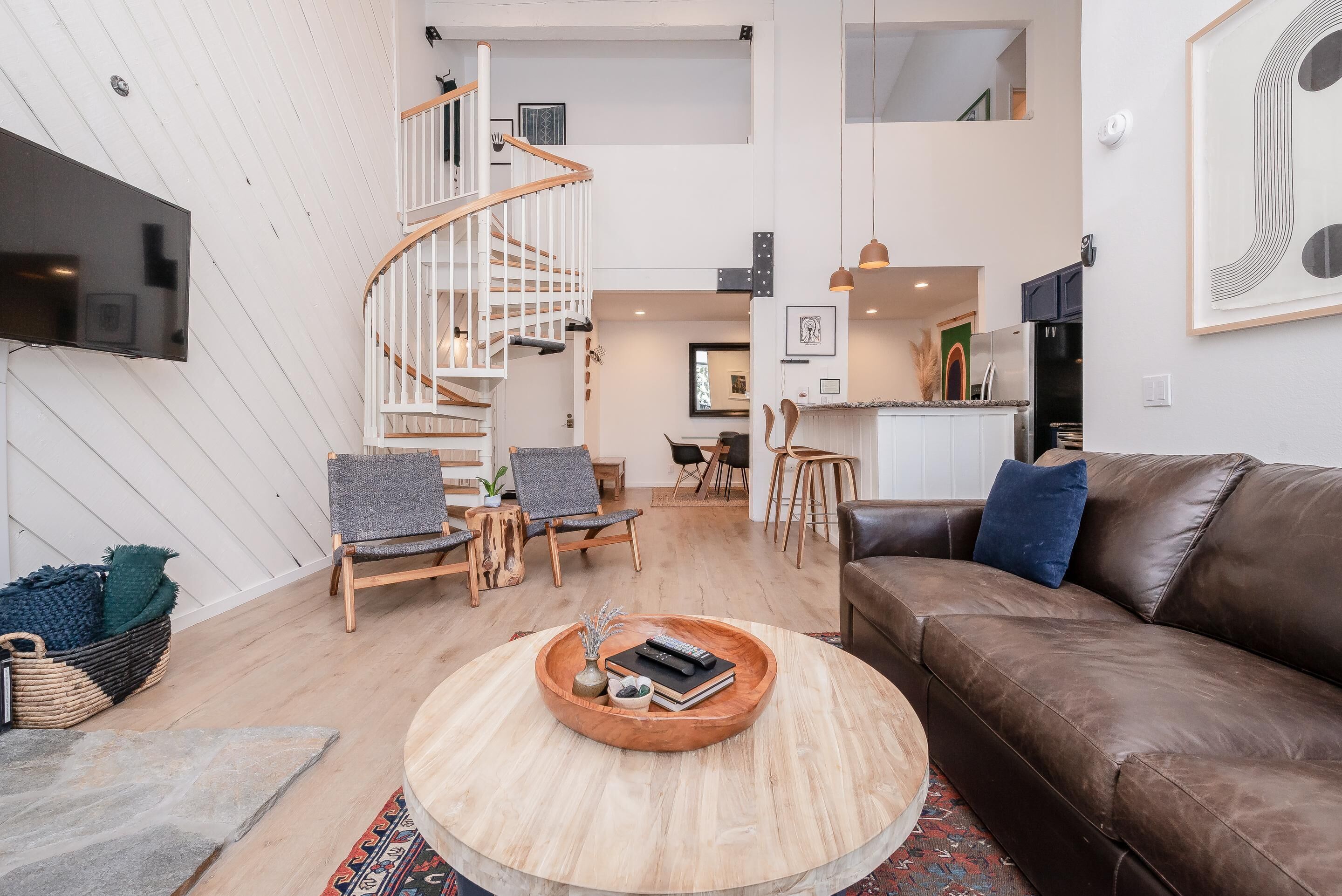 Condo, 3 Bedrooms, Mountain View (Crestview #44 Bldg. B) | Living room | Flat-screen TV, fireplace