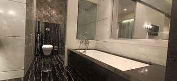 Ducha, artículos de tocador gratuitos, toallas, jabón