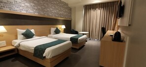 Deluxe Double Room, 1 Bedroom, Hill View | Premium bedding, desk, iron/ironing board, free WiFi - Hotel Gopalas Residency (Bhiwandi)