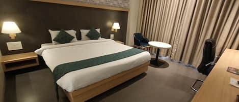 Deluxe Double Room, 1 Bedroom, Hill View