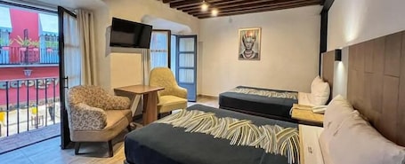 Caja de seguridad en la habitación y escritorio