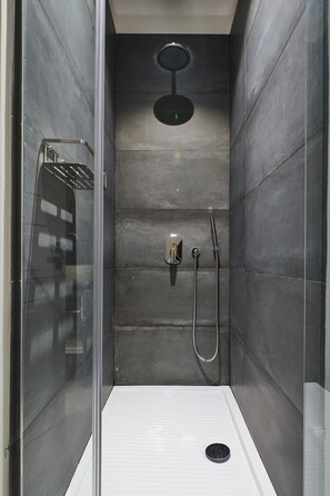 Deluxe Double Room | Bathroom - A Casa del Principe (Naples)