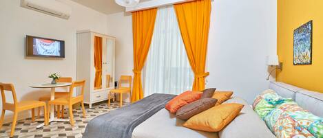 Family Room, 1 Queen Bed with Sofa bed, Balcony | Balcony