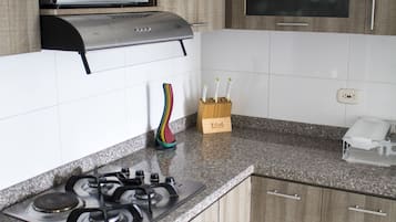 Căn hộ Exclusive, 3 phòng ngủ, bếp | Bếp riêng | Tủ lạnh, lò vi sóng, bếp nấu, dụng cụ pha cà phê/trà