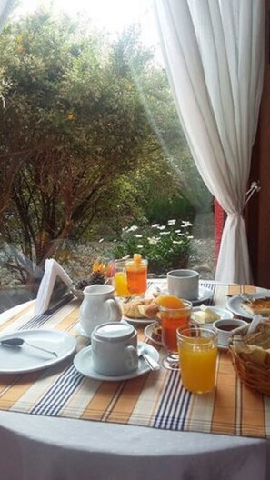 Desayuno continental incluido todos los días 