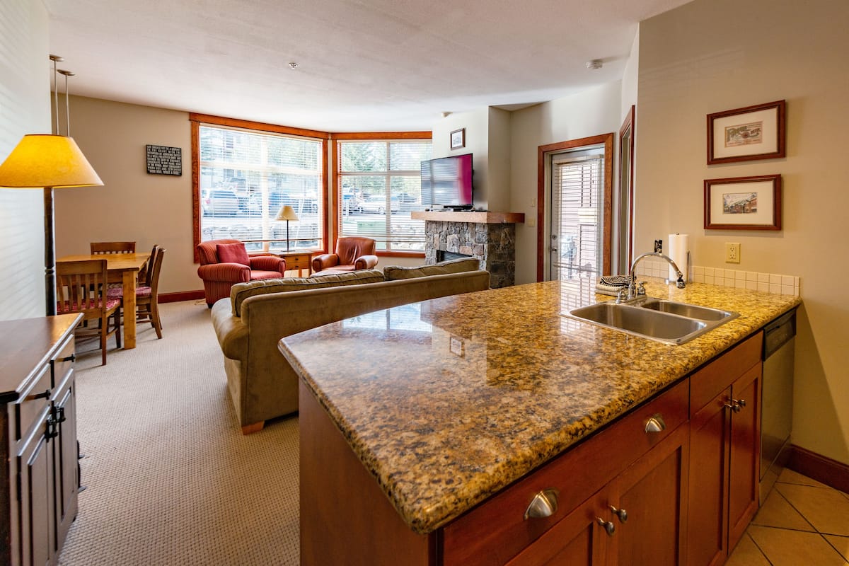 Standard Apartment, 2 Bedrooms, Fireplace | Living area