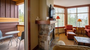 Terrace/patio - Timberline FernieDirect (Fernie)