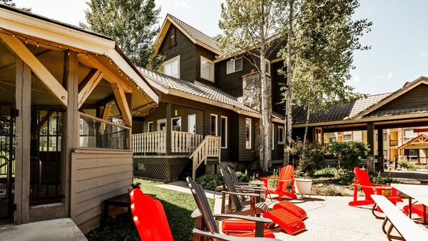 Front of property - Timberline FernieDirect (Fernie)