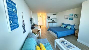 Minibar, desk, free WiFi, bed sheets