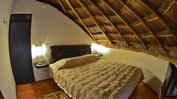 Habitación básica | Caja de seguridad en la habitación, wifi gratis y ropa de cama