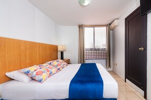 Quarto casal, 1 cama Queen | Comodidades do quarto