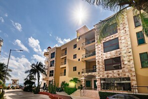 Front of property - Condo El Faro Coral By Playa Paradise (Playa del Carmen)