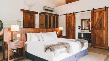 Luxury Double or Twin Room, 1 King Bed, Patio, Garden View (Restored Stable) | Premium bedding, pillowtop beds, individually decorated