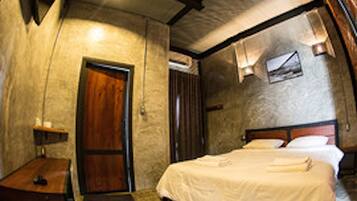 Chambre Standard | Bureau, rideaux occultants, Wi-Fi gratuit