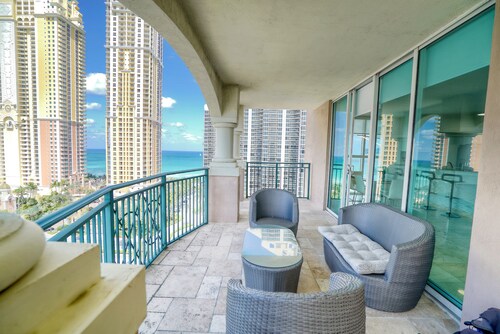 Die Irina am Sunny Isles Beach