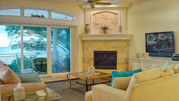 TV, fireplace, DVD player, books