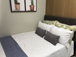 1 bedroom, desk, iron/ironing board, free WiFi