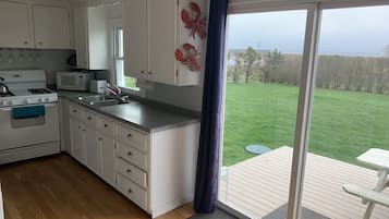 KylskÄp, mikrovÄgsugn, ugn och spishÀll