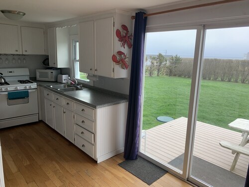 Ocean View Home With Large Yard, A/c, Hot Tub, Walk To Sandy Beach, Pets Ok