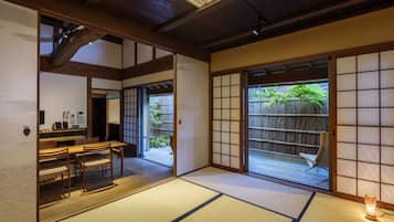 传统联排别墅, 无障碍 (Japanese Style, Garden View Bath,TAKE) | 羽绒被、特色装修、特色家居、办公桌