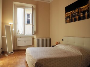 1 bedroom, iron/ironing board, travel cot, free WiFi - Red Pearl APt (Firenze)