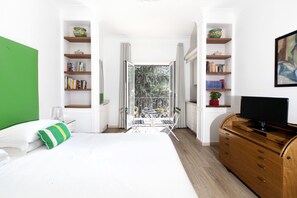 4 Schlafzimmer, Schreibtisch, Bügeleisen/Bügelbrett, Reisekinderbett