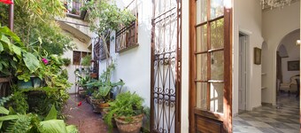 ClickSardegna Centro Storico Palazzo D'Albis 3 stanze e 2 bagni per 8 persone