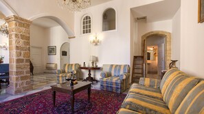 Smart-TV, Bücher, Arbeitsbereiche