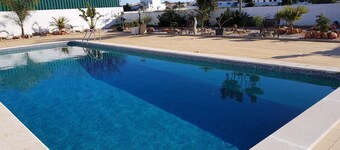 Villa with Private Swimming Pool,  only a 15 minute walk from Galé Beach.