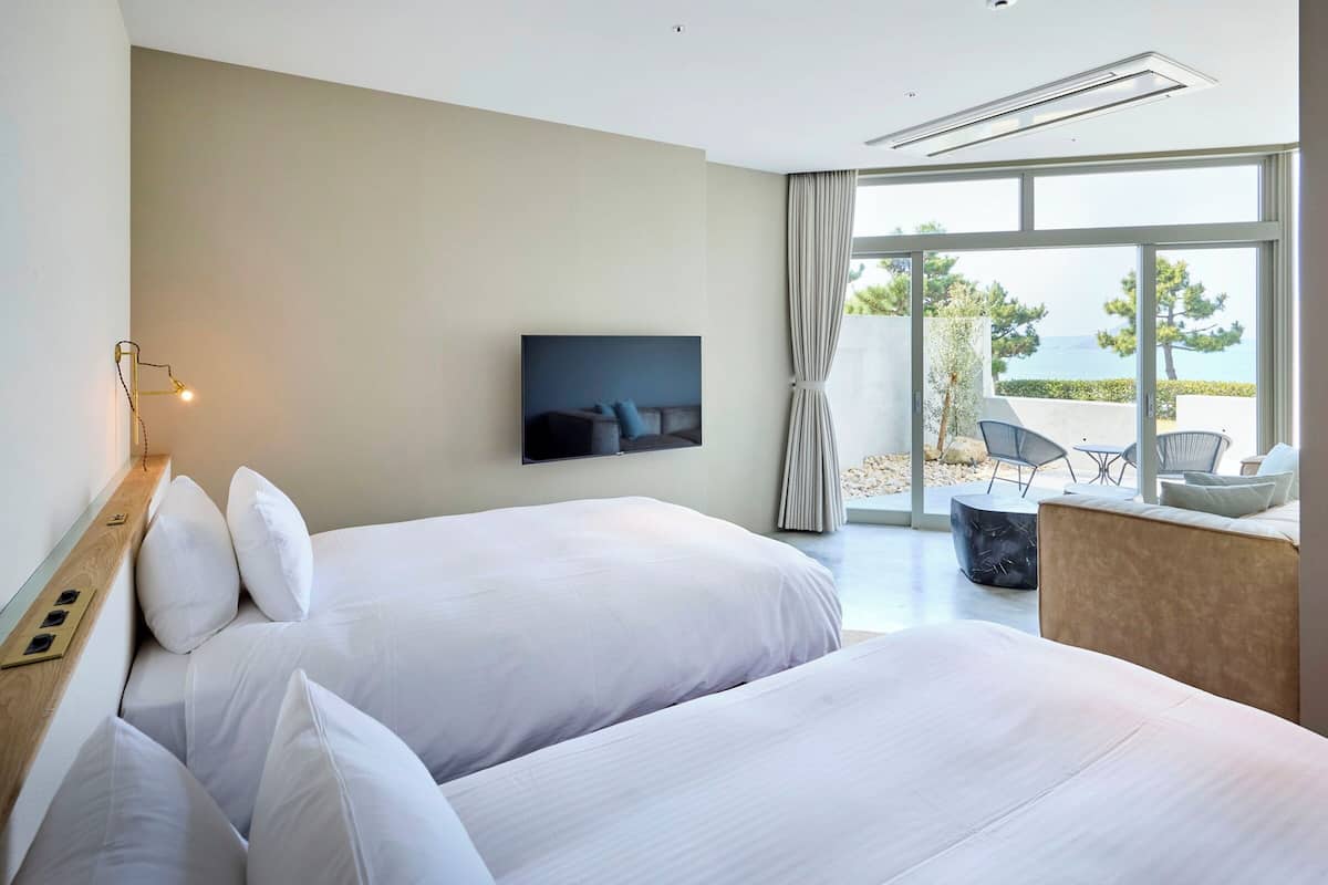 Zweibettzimmer, Nichtraucher, Meerblick (With Terrace) | Zimmersafe, schallisolierte Zimmer, kostenloses WLAN, Bettwäsche