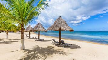 House, 3 Bedrooms | Beach