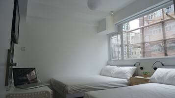 Family Room | Desk, soundproofing, iron/ironing board, free WiFi