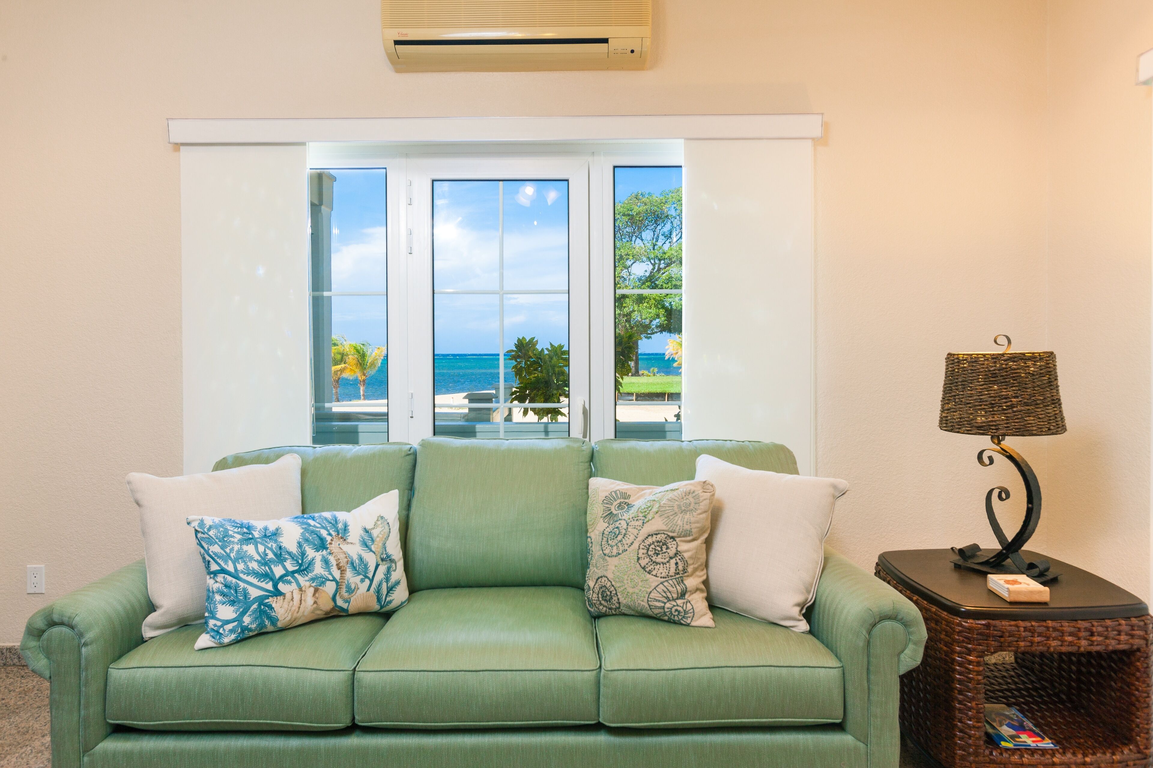 Condo, 1 Bedroom | Living area