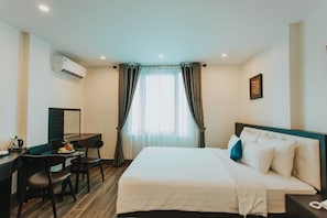Habitación superior con 1 cama matrimonial o 2 individuales | Escritorio y wifi gratis 