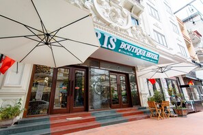 Front of property - Maris Boutique Hotel (Ha Long)