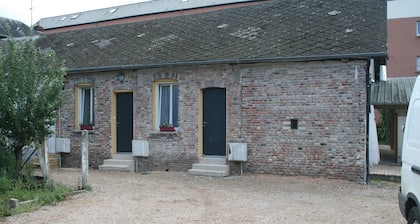 Lisieux cottage with garden and parking