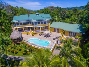 House, 6 Bedrooms | Kolam renang | Kolam renang terbuka 