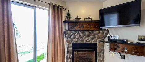 TV, fireplace