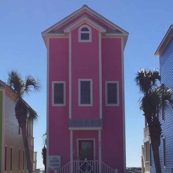 My Fair Lady On The Beach With Pool Access, Maximum Occupancy 6 St