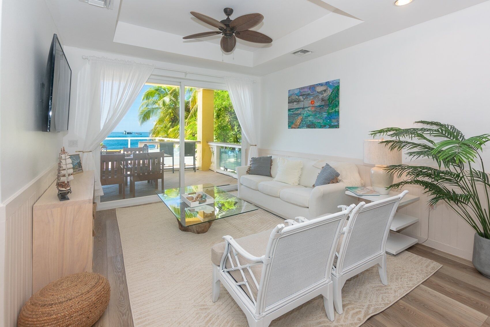 Condo, 2 Bedrooms | Living area