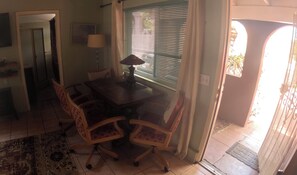 Dining - Charming Cottage Cottage, San Diego CA (San Diego)